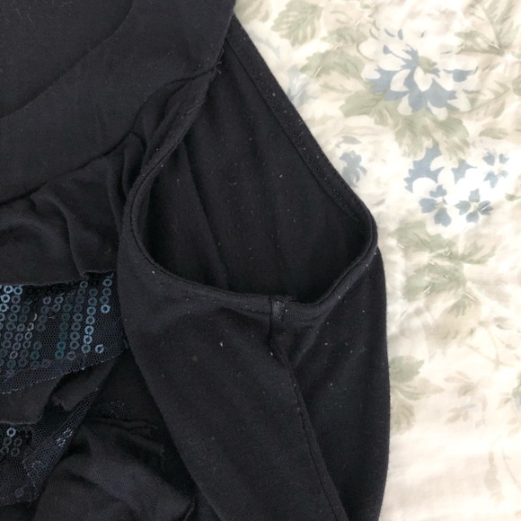 The Limited Navy Tank with Ruffle Detail - Picture 6 of 8